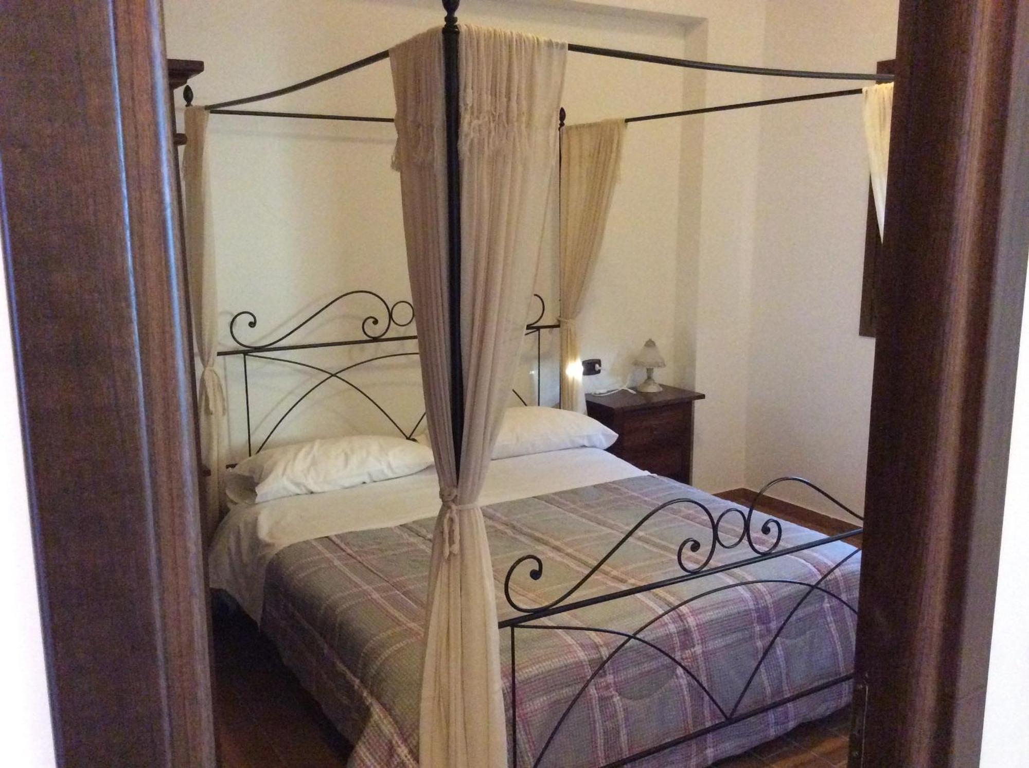 Hotel Il Feudo Dei Pierleoni Celano Ruang foto