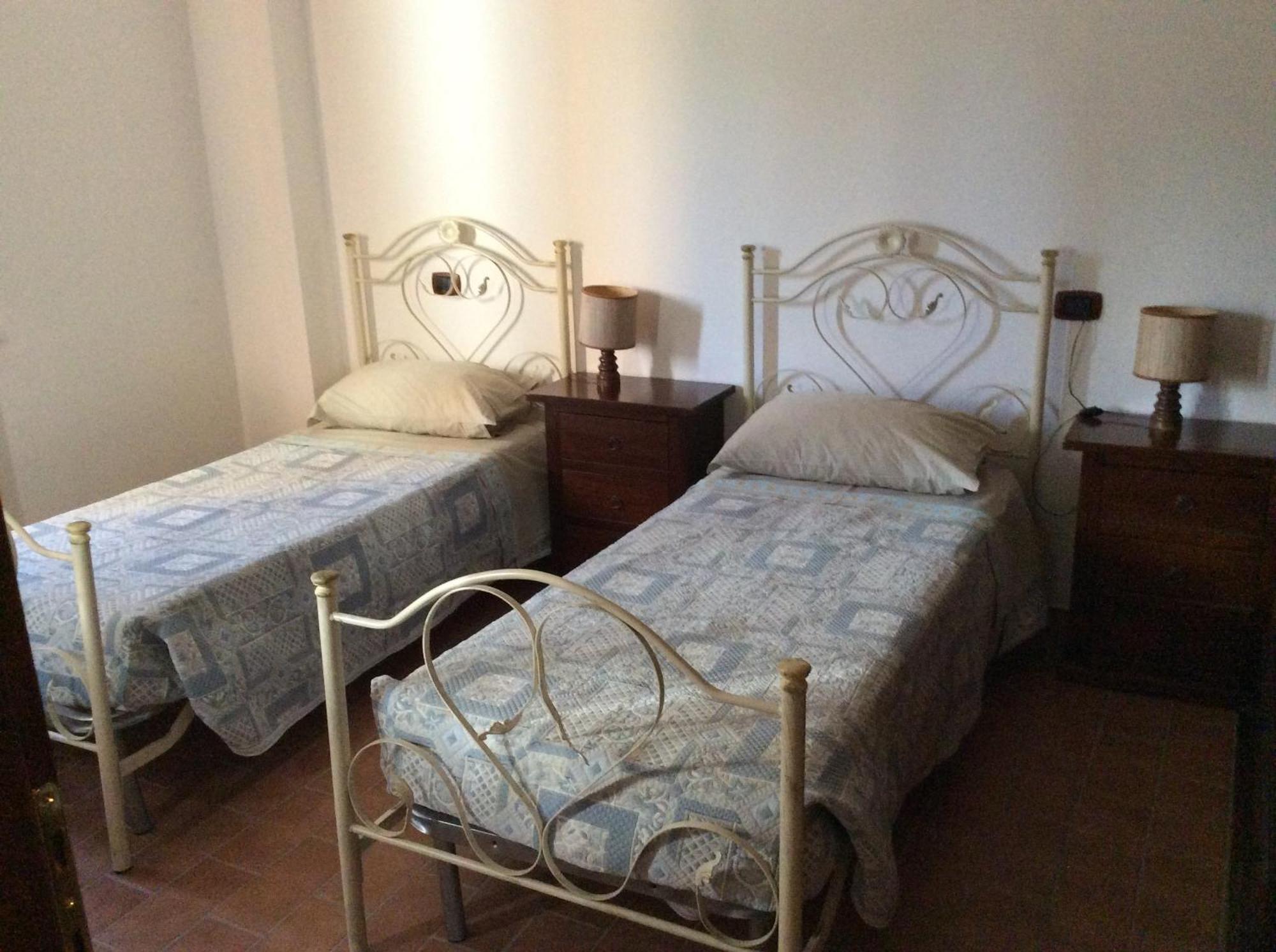 Hotel Il Feudo Dei Pierleoni Celano Ruang foto