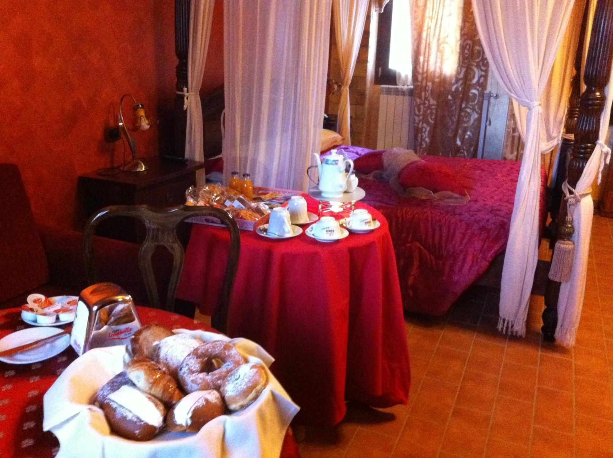 Hotel Il Feudo Dei Pierleoni Celano Ruang foto