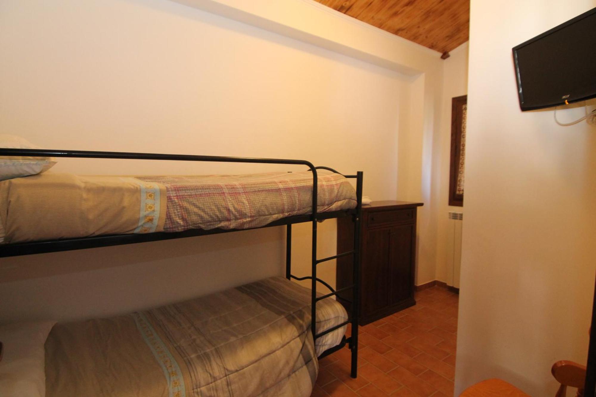 Hotel Il Feudo Dei Pierleoni Celano Ruang foto