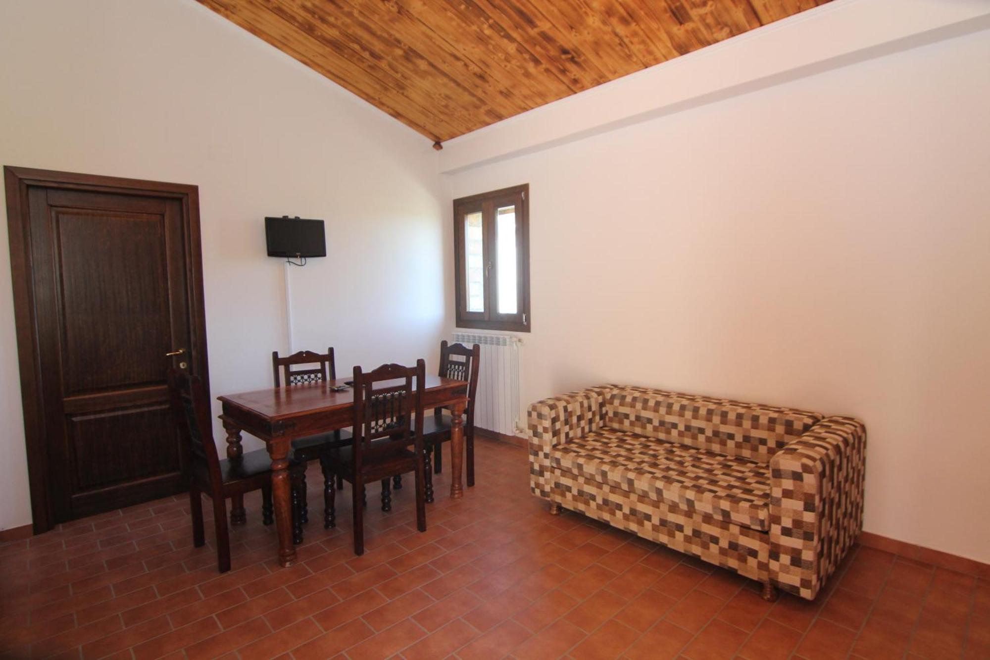 Hotel Il Feudo Dei Pierleoni Celano Bagian luar foto