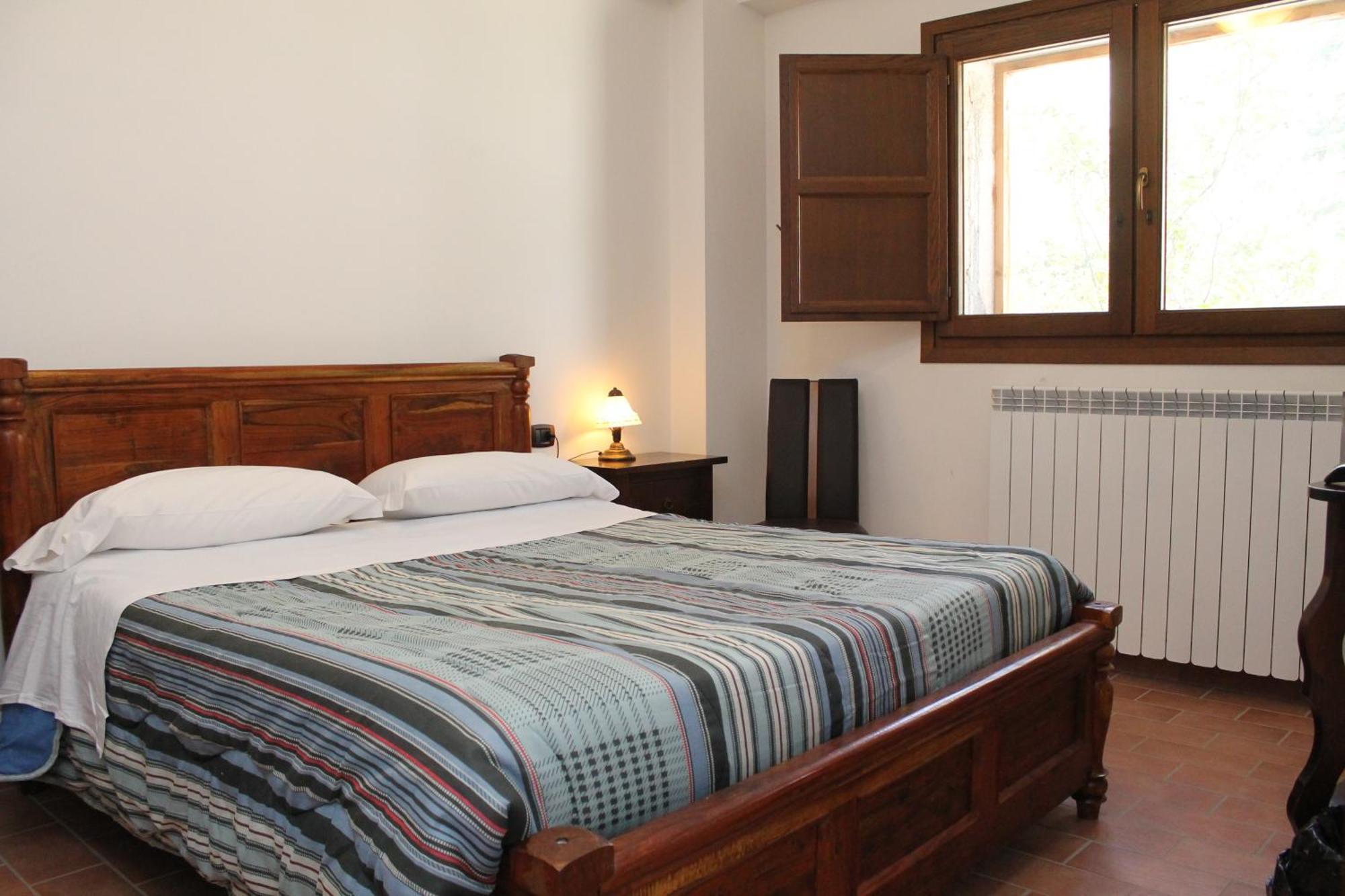 Hotel Il Feudo Dei Pierleoni Celano Bagian luar foto