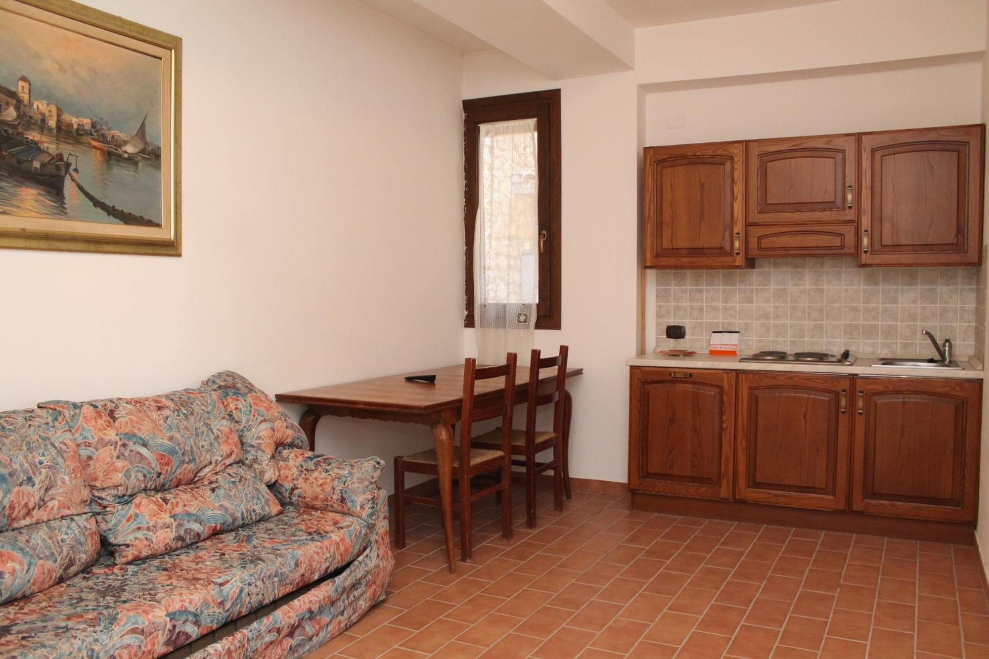 Hotel Il Feudo Dei Pierleoni Celano Bagian luar foto