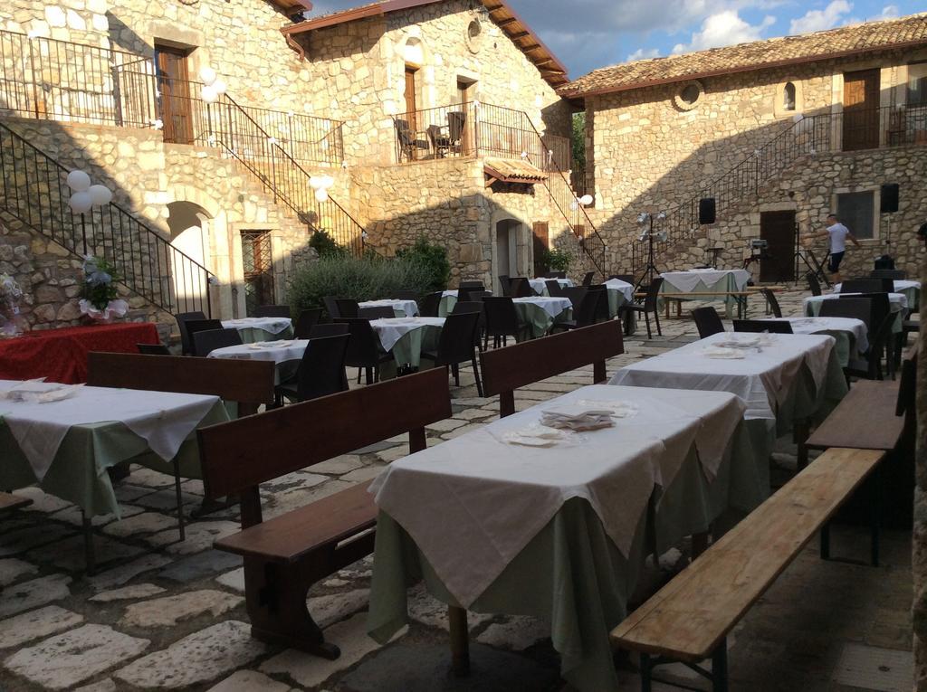 Hotel Il Feudo Dei Pierleoni Celano Bagian luar foto