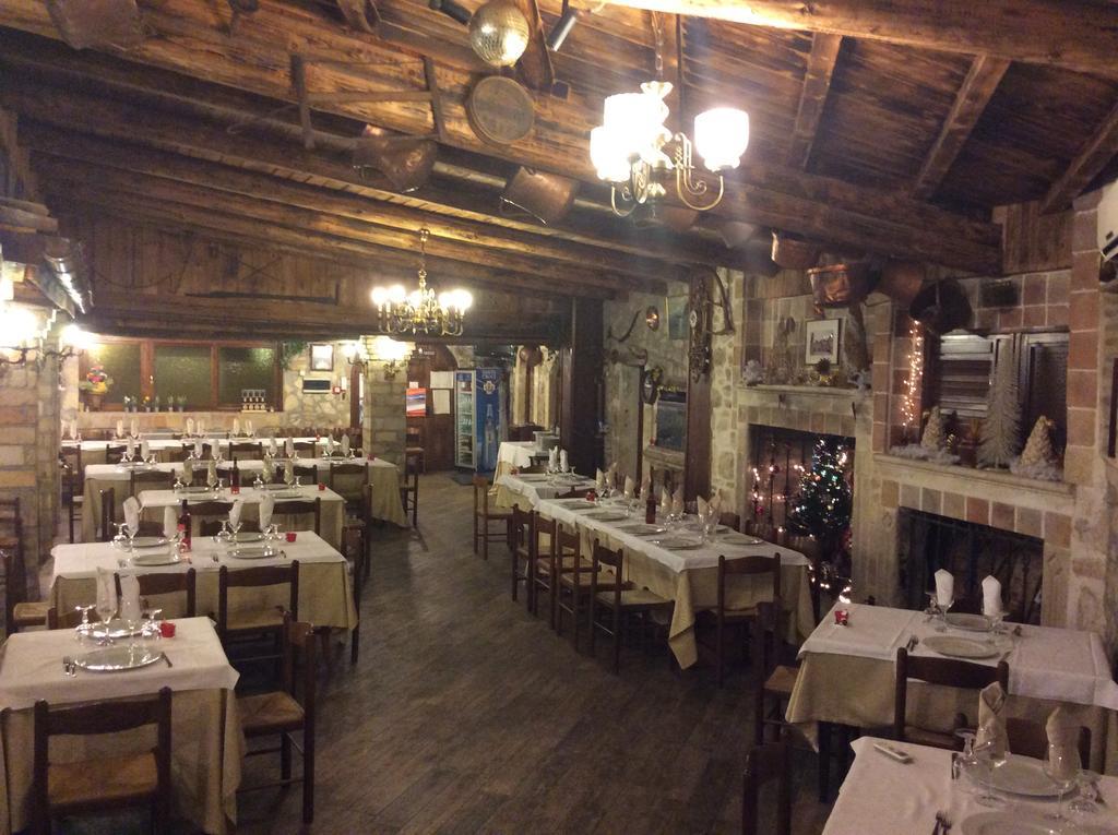 Hotel Il Feudo Dei Pierleoni Celano Bagian luar foto