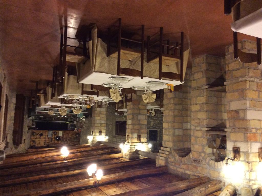 Hotel Il Feudo Dei Pierleoni Celano Bagian luar foto