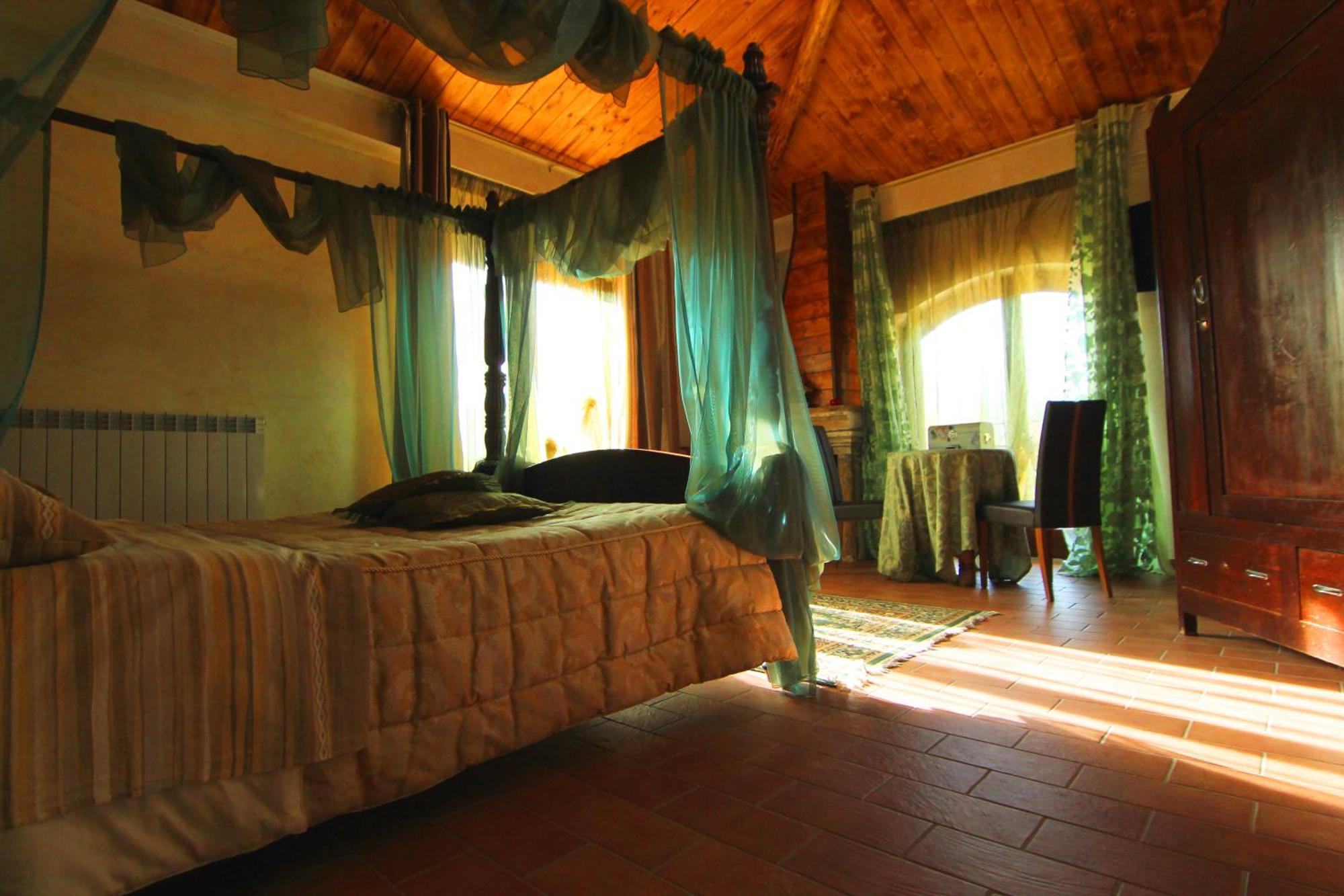 Hotel Il Feudo Dei Pierleoni Celano Bagian luar foto