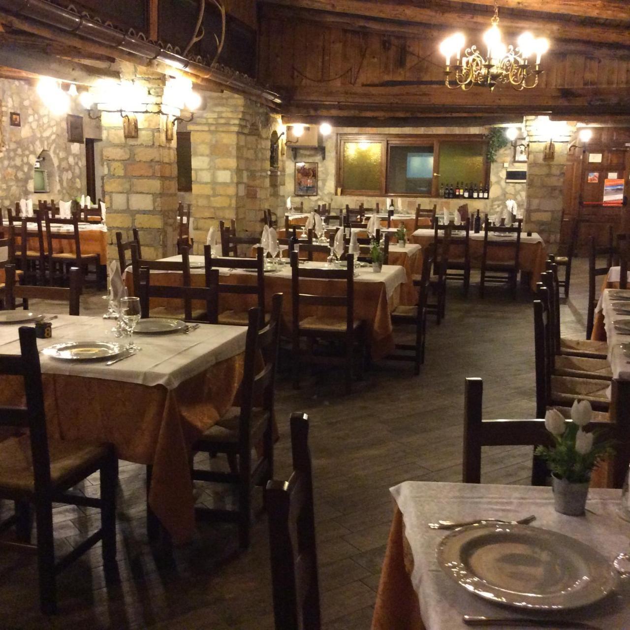Hotel Il Feudo Dei Pierleoni Celano Bagian luar foto
